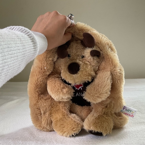 Small Canada Furry Friends Backpack - Picture 3 of 7